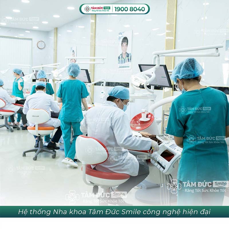 Dùng thuốc theo chỉ định của bác sĩ khi điều trị áp xe răng